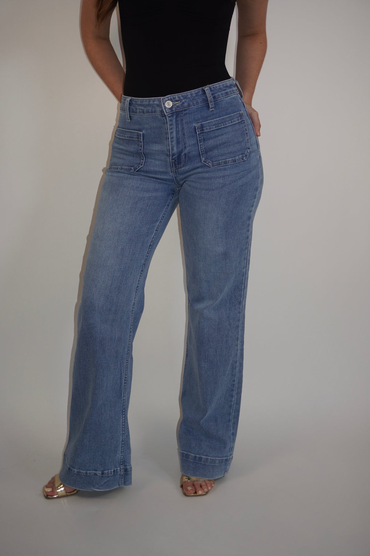 Light Blue Denim Flared Jeans With Pockets