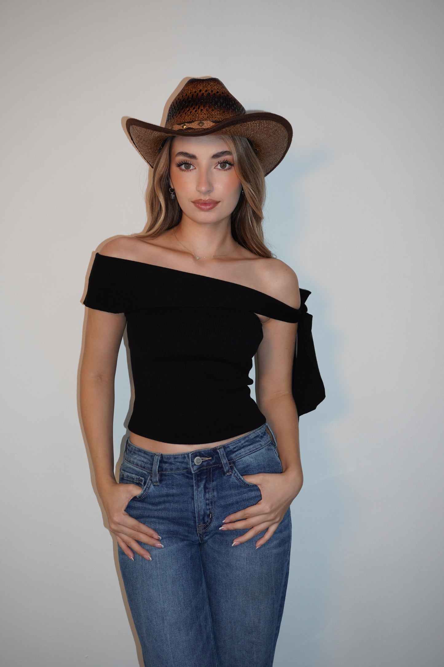 Black Knitted One Shoulder Top