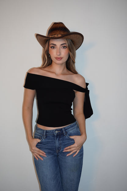 Black Knitted One Shoulder Top